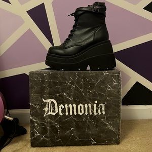 Demonia Shaker Platform Boots Black Size 10